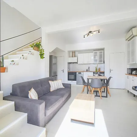 Duplex Proche De Centre Et A 2min A Pied De La Apartment
