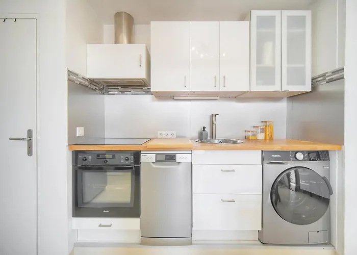 Duplex Proche De Centre Et A 2min A Pied De La Daire Cannes